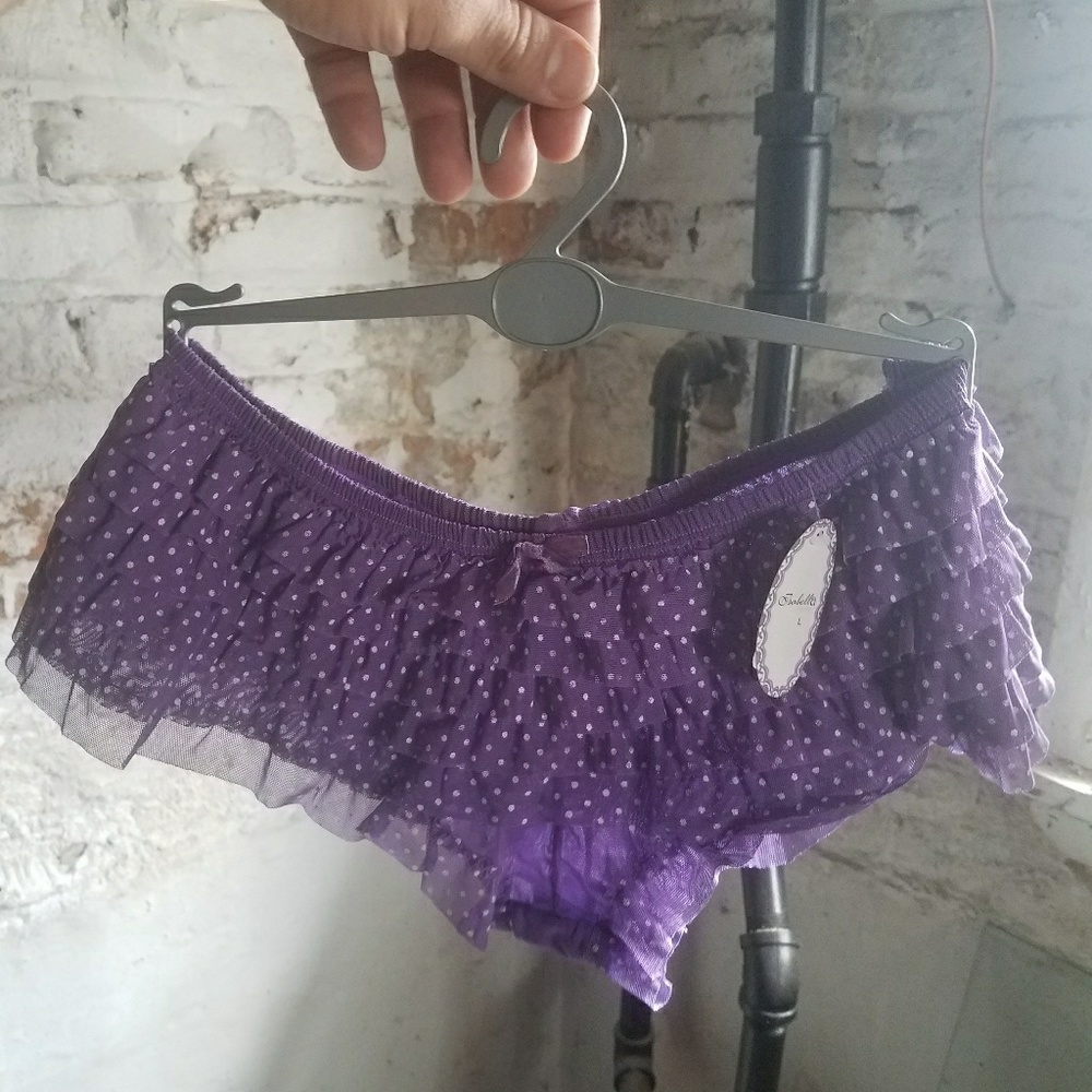 Ruffled panties